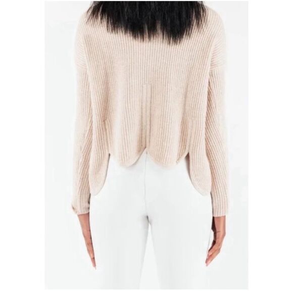 Chloé Kristyn Café Au Lait Anna Scallop Sweater, NWT, Size L - Picture 2 of 15